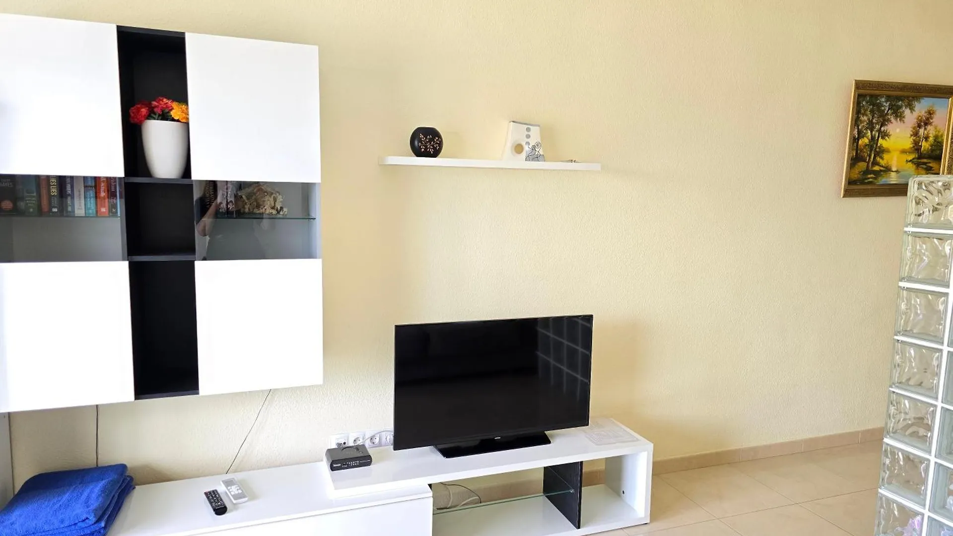 Apartamento Studio In Beachfront Complex In El Duque Area, Costa Adeje